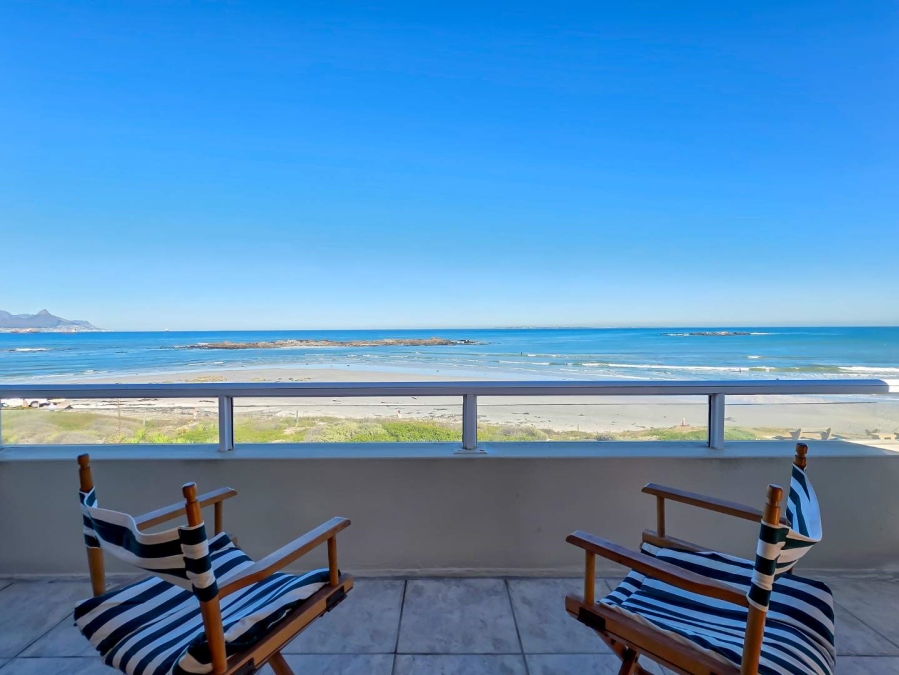 5 Bedroom Property for Sale in Bloubergstrand Western Cape
